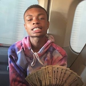 Meet your Posher, Joecellis